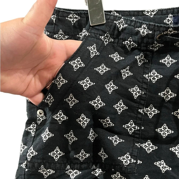 Beautiful linen shorts, Gap, size 2 - Picture 3 of 5